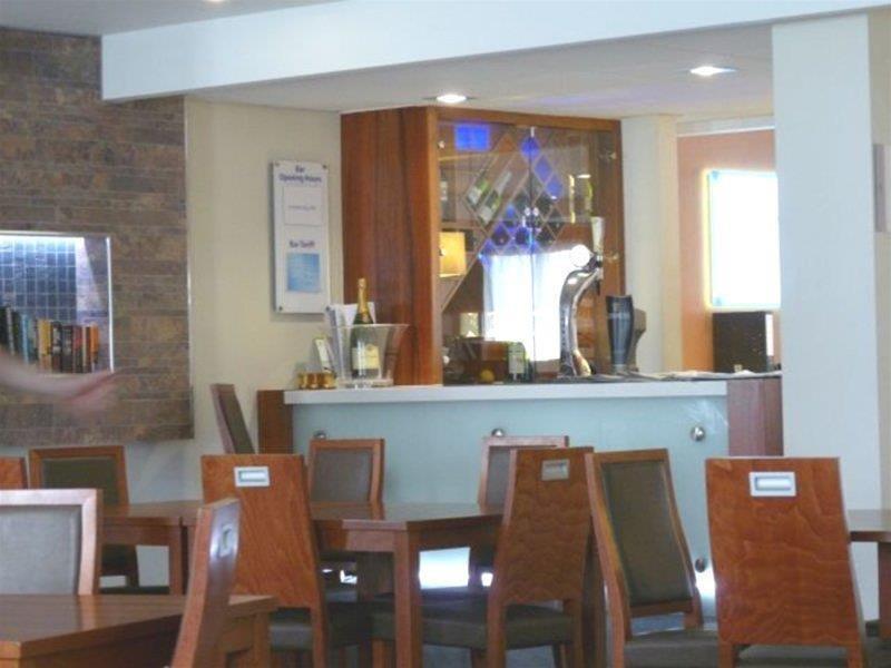 Holiday Inn Express London Gatwick Crawley, An Ihg Hotel Exteriér fotografie