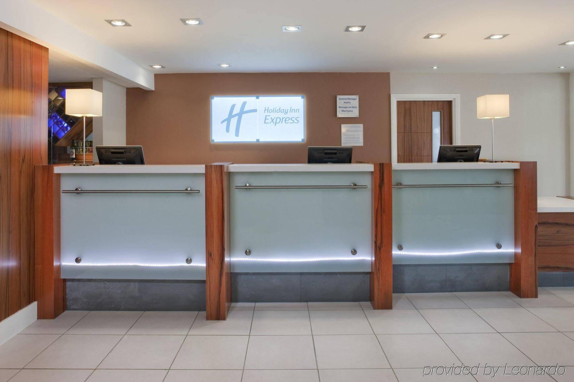 Holiday Inn Express London Gatwick Crawley, An Ihg Hotel Exteriér fotografie